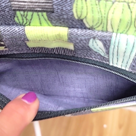 KJM Designs Crossbody Purse With Cactus Print One Outside Pocket w/Zipper - Picture 5 of 13